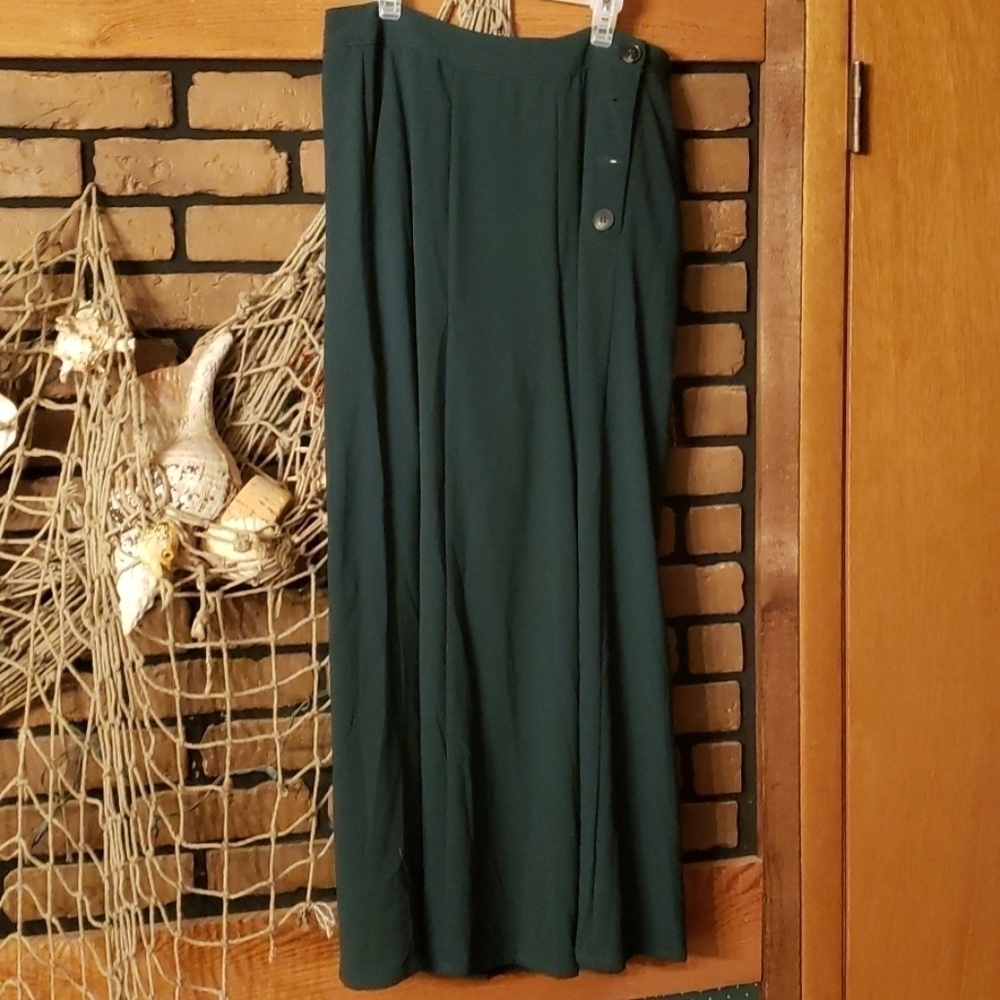 ELODIE wide leg pants size L.